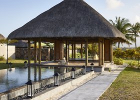 mauricius-hotel-c-mauritius-234_ext_w_1.jpg