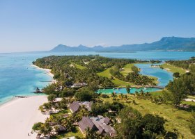 mauricius-hotel-lux-le-morne-108_ext_w_1.jpg