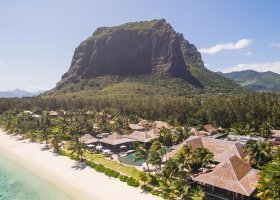 mauricius-hotel-lux-le-morne-163_ext_w_1.jpg