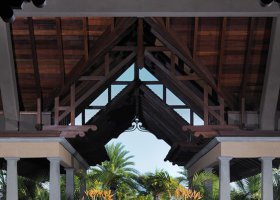 mauricius-hotel-maradiva-resort-villas-spa-024_ext_w_1.jpg