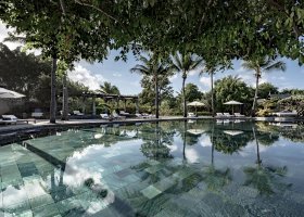 mauricius-hotel-maradiva-resort-villas-spa-129_ext_w_1.jpg