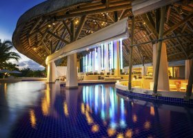 mauricius-hotel-sofitel-so-mauritius-112_ext_w_1.jpg