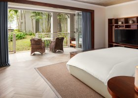mauricius-hotel-st-regis-le-morne-resort-373_ext_w_1.jpg
