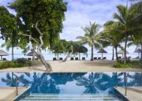 mauricius-hotel-st-regis-le-morne-resort-420_ext_w_1.jpg