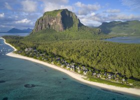 mauricius-hotel-st-regis-le-morne-resort-426_ext_w_1.jpg
