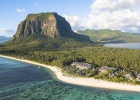 mauricius-hotel-st-regis-le-morne-resort-427_ext_w_1.jpg