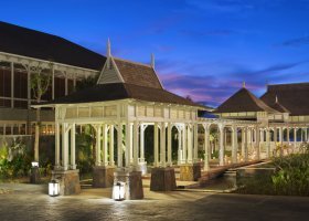 mauricius-hotel-st-regis-resort-090_ext_w_1.jpg