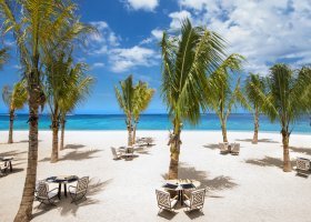 mauricius-hotel-st-regis-resort-092_ext_w_1.jpg